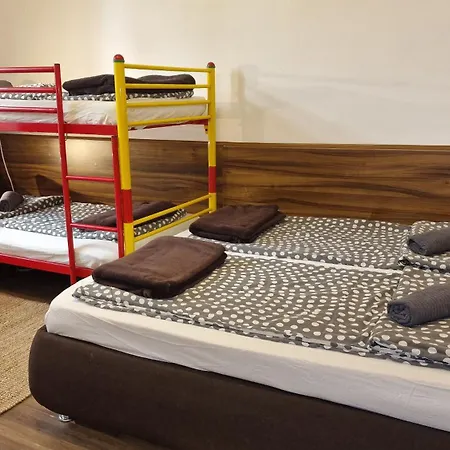 Dombovari Way Apartman * Будапешт