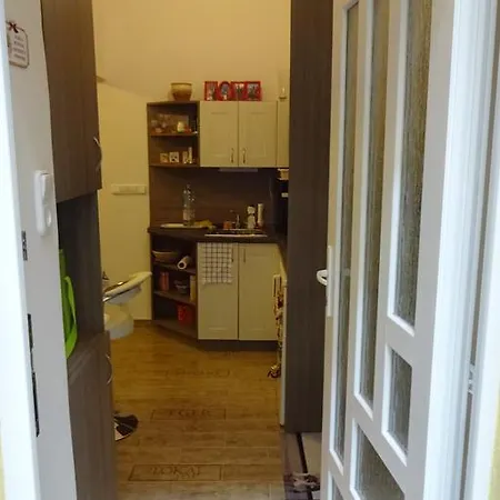 Dombovari Way Apartman Апартаменты Будапешт