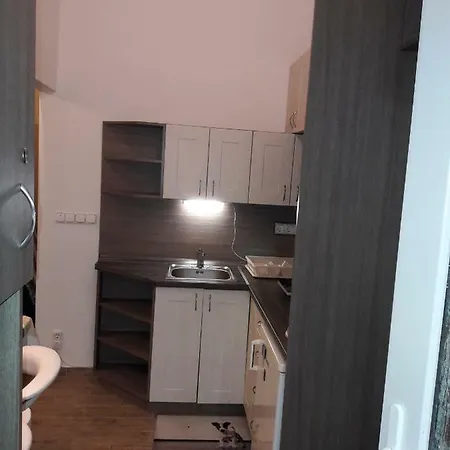 Dombovari Way Apartman Апартаменты