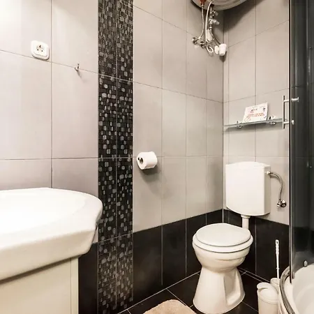 Dombovari Way Apartman Апартаменты