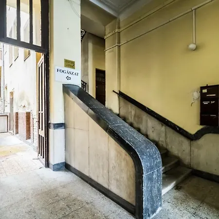 Dombovari Way Apartman